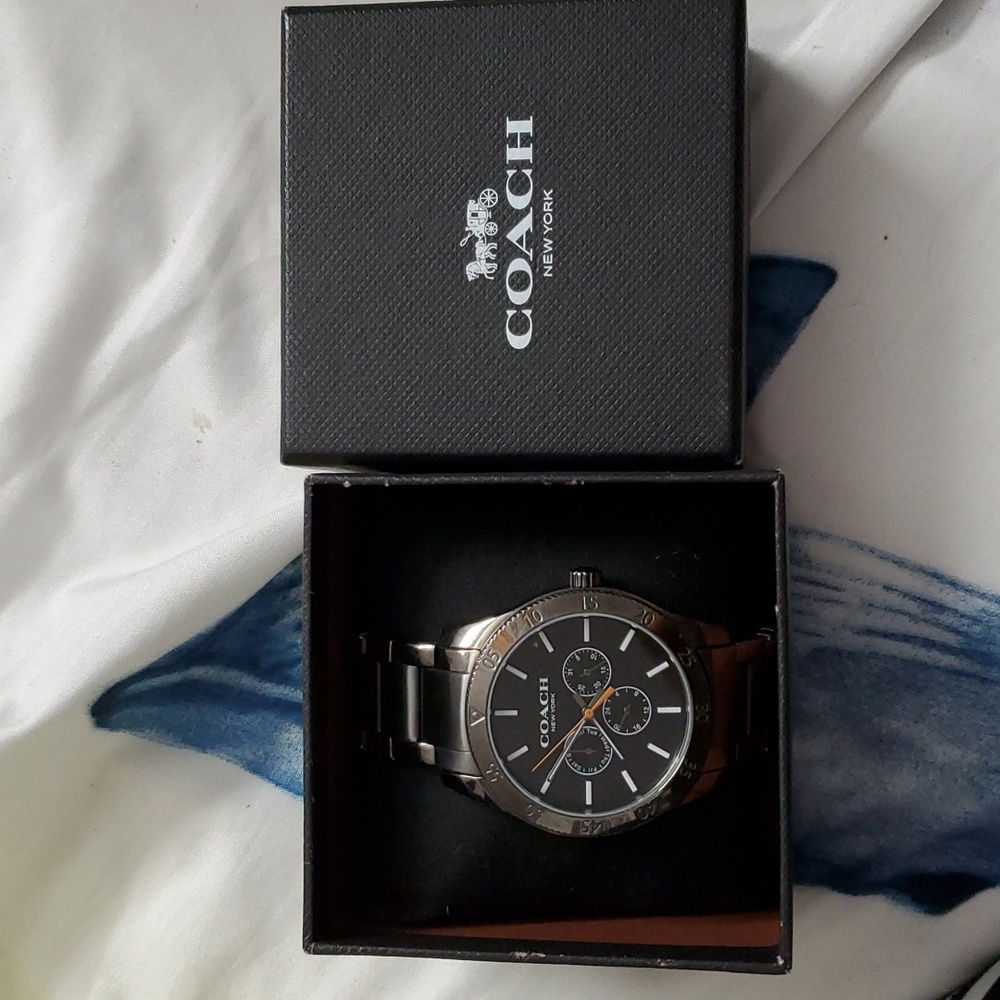 Watch Video / CLASSY BLACK Coach Watch With Box - Picture 3 of 10